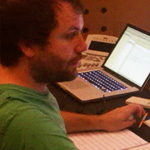 Ingeniero de sonido Marc Blanes mezclando la música de CBF